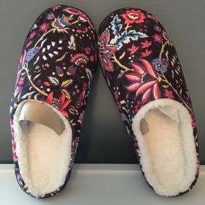 Vera Bradley Foxwood Scuff Clog slippers 7-8 med.
